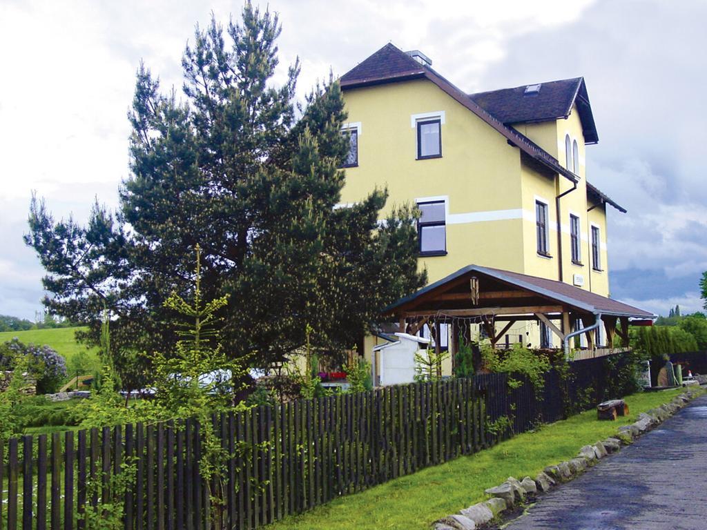 Pension Vetrny Vrch Ostrov  Exterior foto